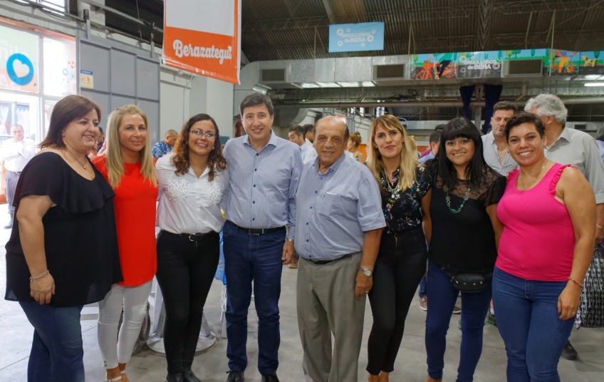 Arroyo y Mussi en la entrega de tarjetas “Alimentar” en Berazategui