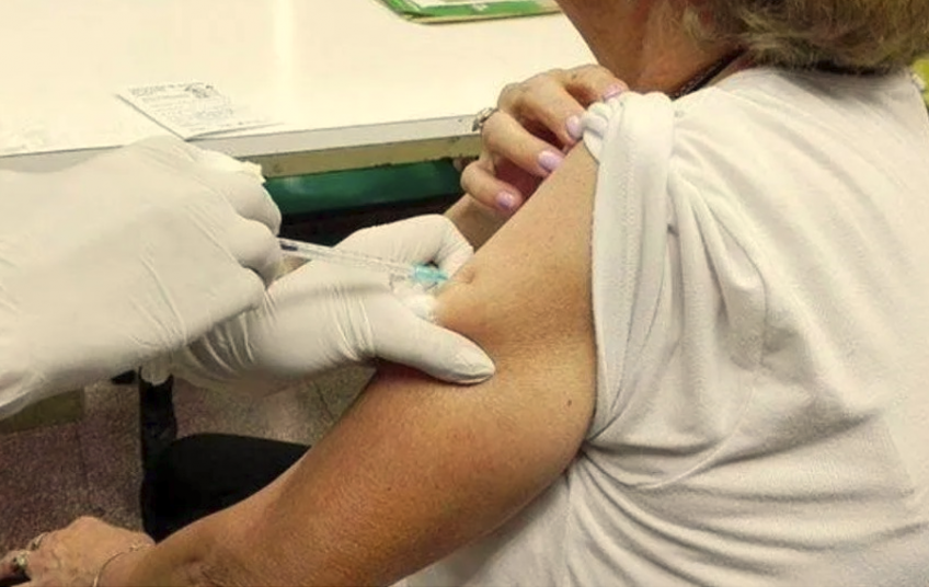 Vacunación antigripal para afiliados a PAMI en Berazategui