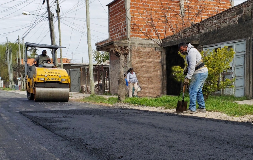 Siguen las obras de bacheo en Berazategui