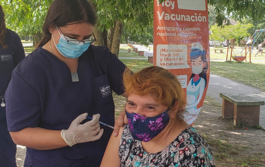 Vacunas en los barrios: aplicaron las del calendario nacional en Gral. Mitre y El Pato
