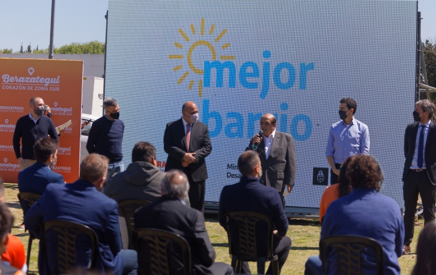 Desde Berazategui, Mussi, Manzur y cinco ministros lanzaron el programa nacional mejor barrio