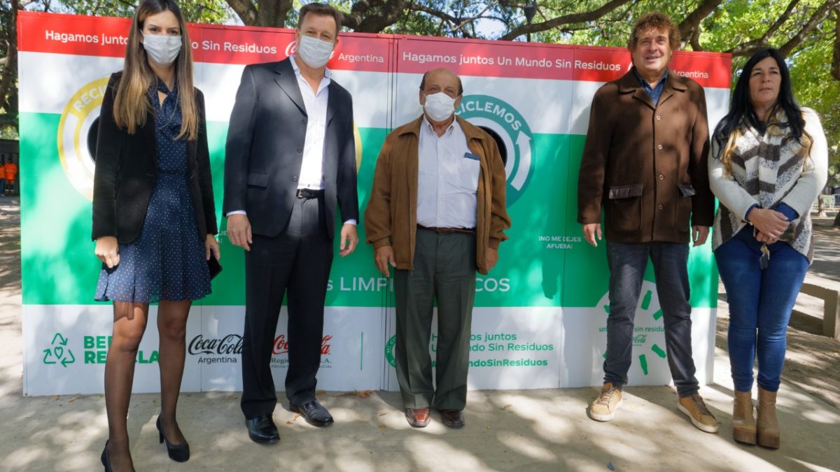 Berazategui: El municipio y Coca-Cola presentaron una estación de reciclaje