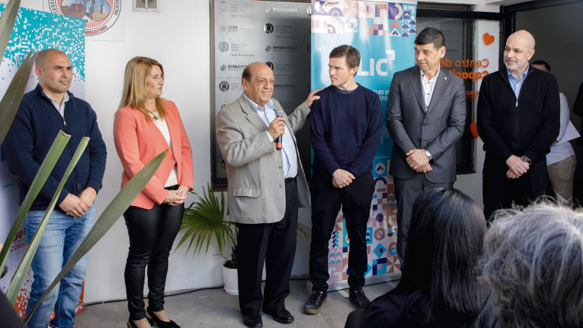 Mussi y Augusto Costa inauguraron un centro local de innovación y cultura