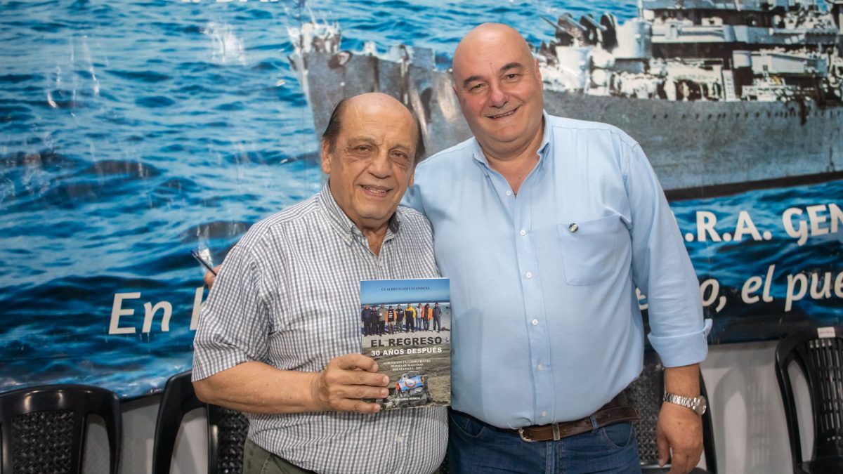 Claudio Staniscia presentó el libro “El regreso 30 años después”