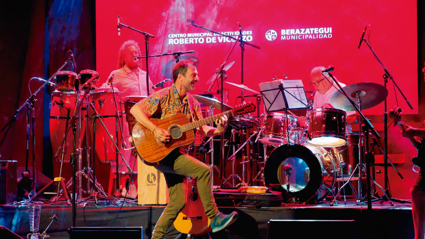 “Kevin Johansen + The Nada” cerró el Ciclo de Verano en Berazategui