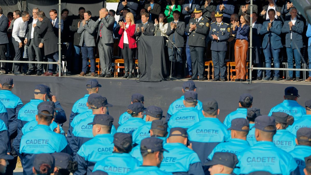 Egresaron casi 3500 cadetes de la Escuela de Policía Juan Vucetich