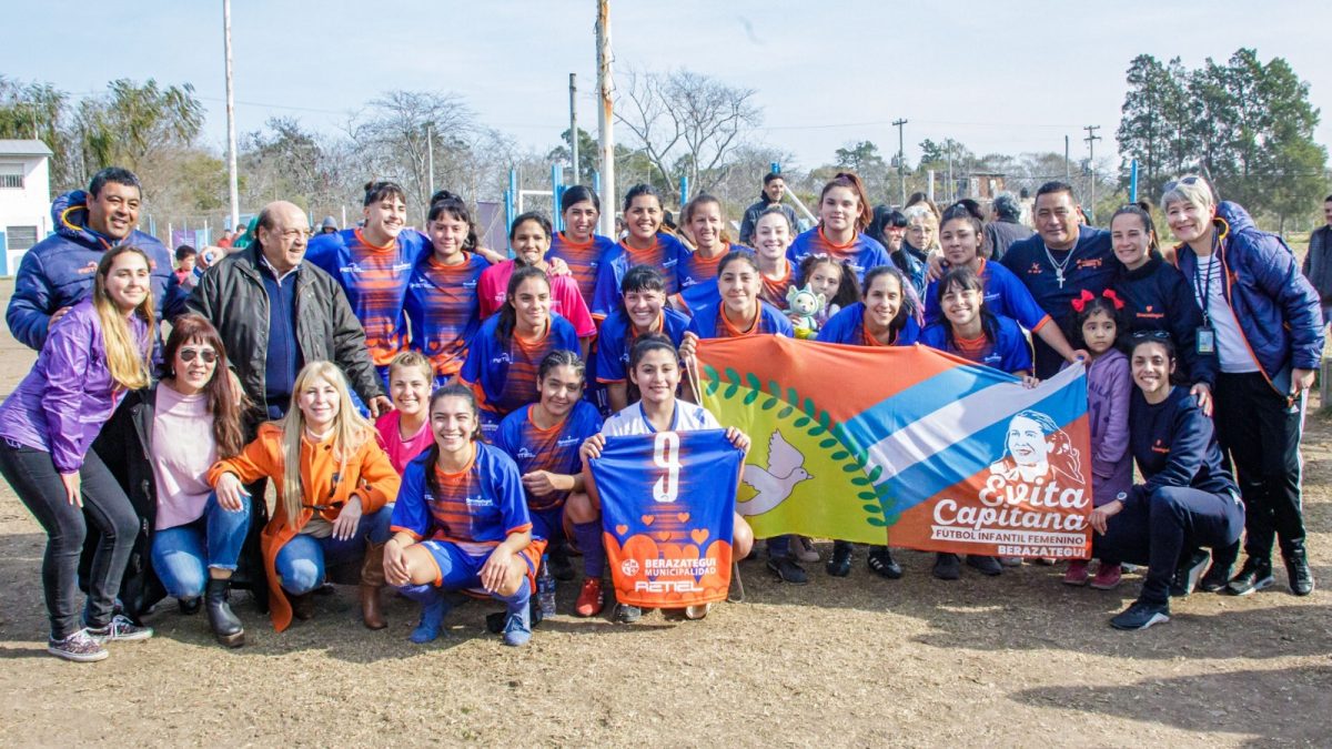 El seleccionado femenino de Fútbol de Berazategui debutó en la Copa Igualdad con una goleada