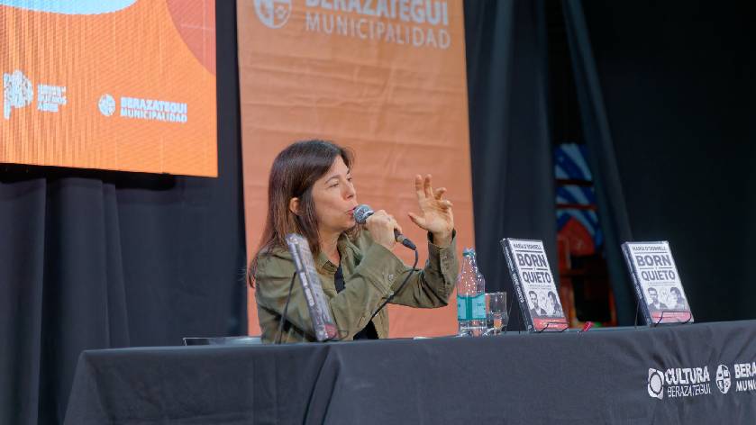 María O’Donnell y Darío Z en el inicio de la Feria del Libro de Berazategui
