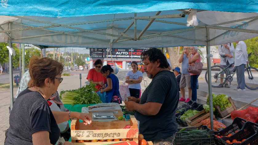 Berazategui ofrece frutas y verduras sin agrotóxicos en su Feria Agroecológica
