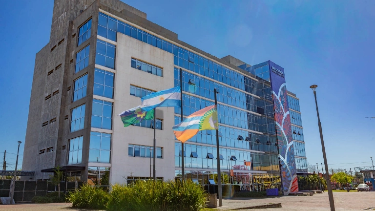 Berazategui: sueldos de trabajadores municipales aumentarán en relación al índice de precios al consumidor que publica el INDEC