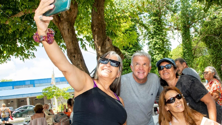 Carlos Balor compartió una jornada con los vecinos en la Colonia Municipal