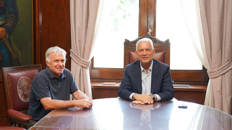 El intendente Carlos Balor mantuvo un encuentro con Julio Alak