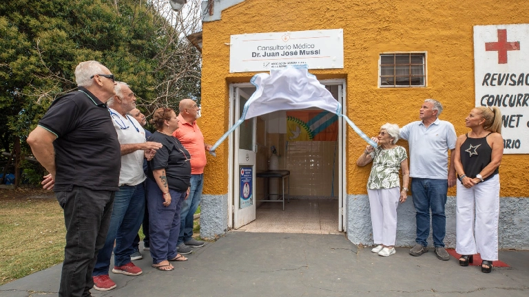 Conmovedor homenaje a Juan José Mussi