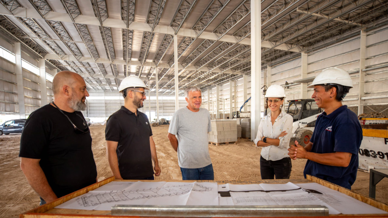 Carlos Balor visitó el predio de Hansa