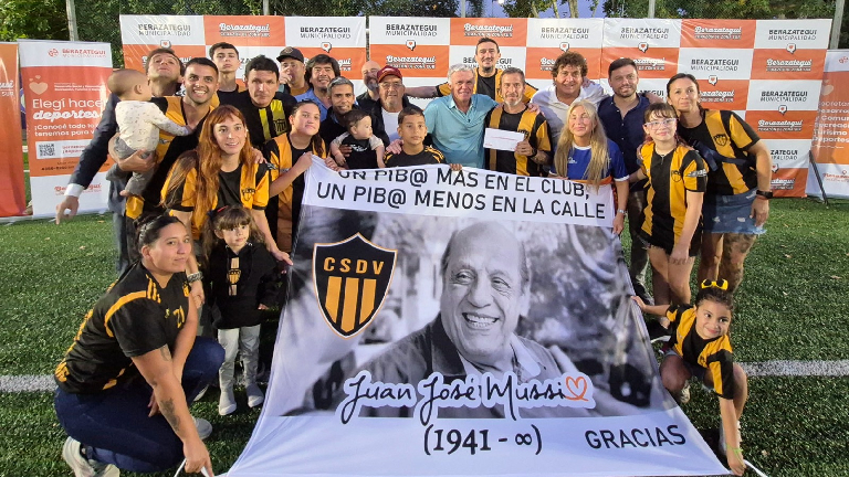 Balor se reunió con los Clubes barriales y entregó subsidios