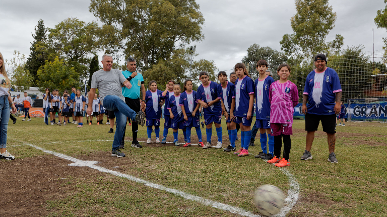 Carlos Balor dio inicio al Torneo Municipal Evita Capitana