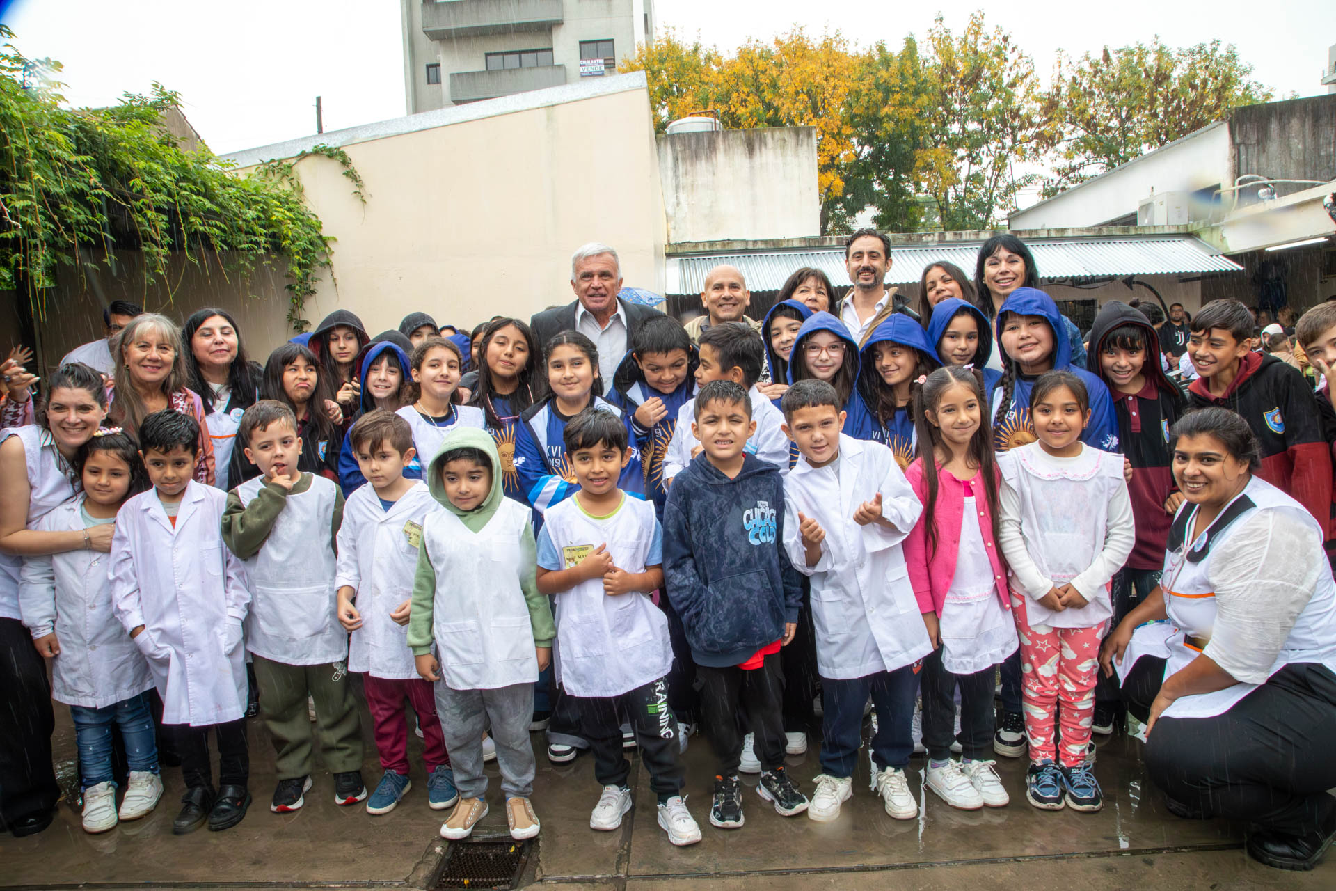 Carlos Balor participó del festejo por los 100 años de la Primaria N° 9