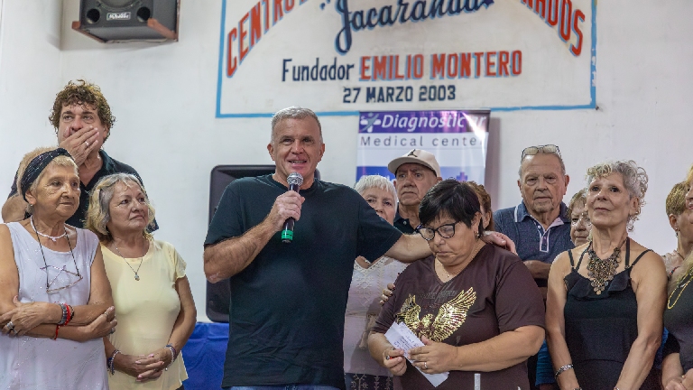 Carlos Balor participó del festejo por los 23 años del Centro de Jubilados Jacarandá