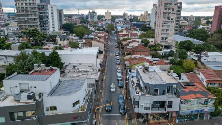 Desvío por obras en calle 13 desde Lisandro de la Torre hasta la calle 155