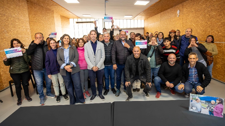 Seguridad alimentaria: Carlos Balor entregó certificados a más de 60 vecinos