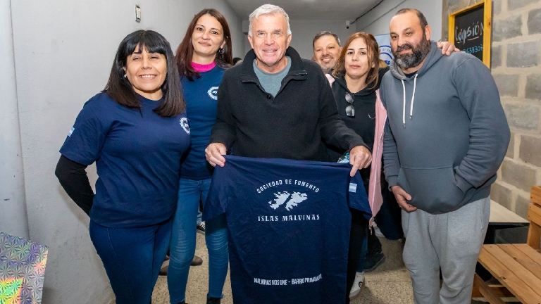 Carlos Balor recorrió las obras que avanzan en el Club y en la Sociedad de Fomento Islas Malvinas