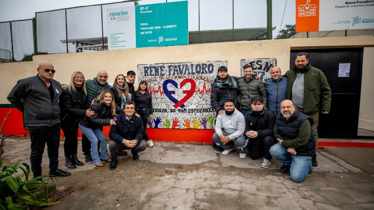 La Secundaria N° 27 ahora se llama “René Favaloro. Orgullo de la Ciencia y la Educación”