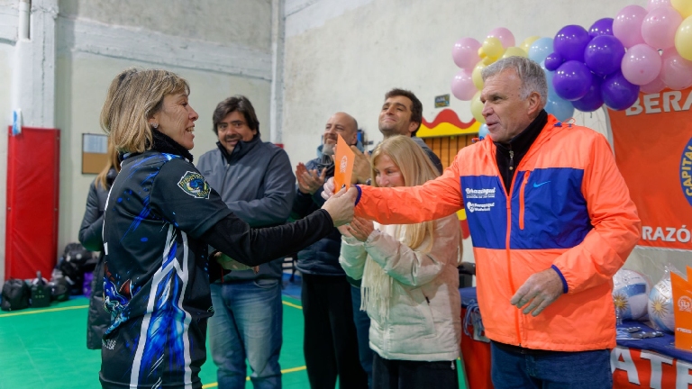 Carlos Balor encabezó la premiación de la Liga de Newcom de Berazategui