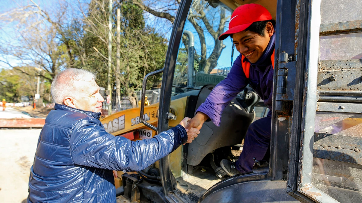 Carlos Balor supervisó la repavimentación de la Av. Agote en Ranelagh