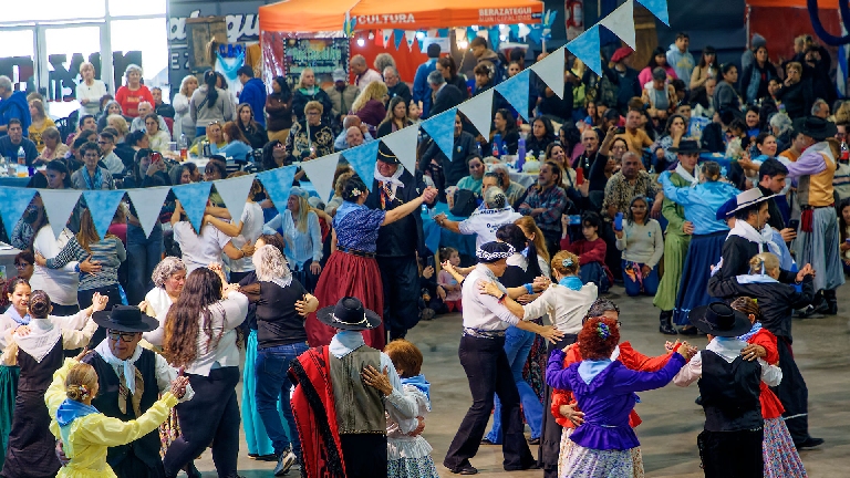 Gran Festival Folclórico para celebrar el 9 de Julio en Berazategui