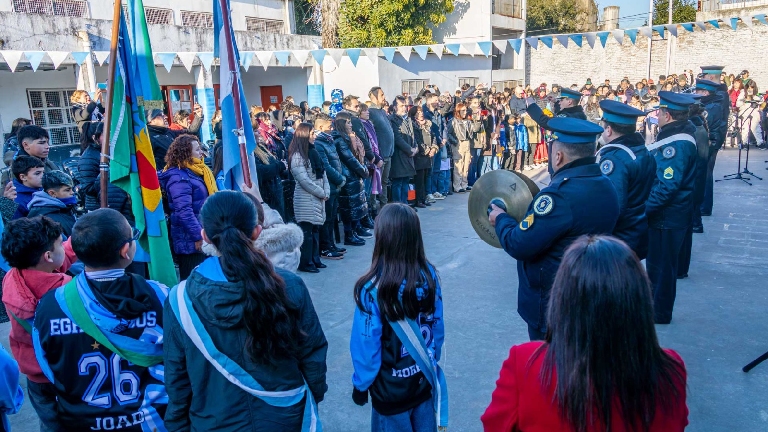 La Escuela Mariano Moreno celebró el Día de la Independencia con un emotivo acto patrio