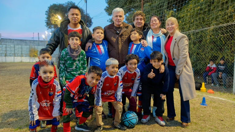 Balor visitó el Club Social y Deportivo El Hogar