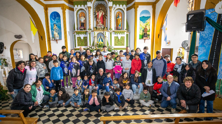Carlos Balor compartió una Jornada de Pizza Solidaria en la Parroquia Nuestra Señora de Luján
