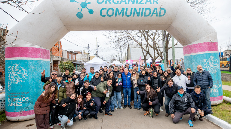 Carlos Balor recorrió la Jornada Organizar Comunidad Berazategui, en Villa Mitre