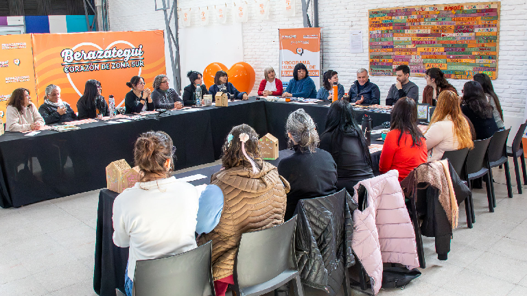 Carlos Balor se reunió con alfabetizadoras del Programa de Alfabetización