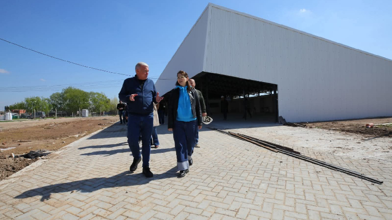Balor y Batakis visitaron la obra del Polideportivo del barrio 3 de Junio