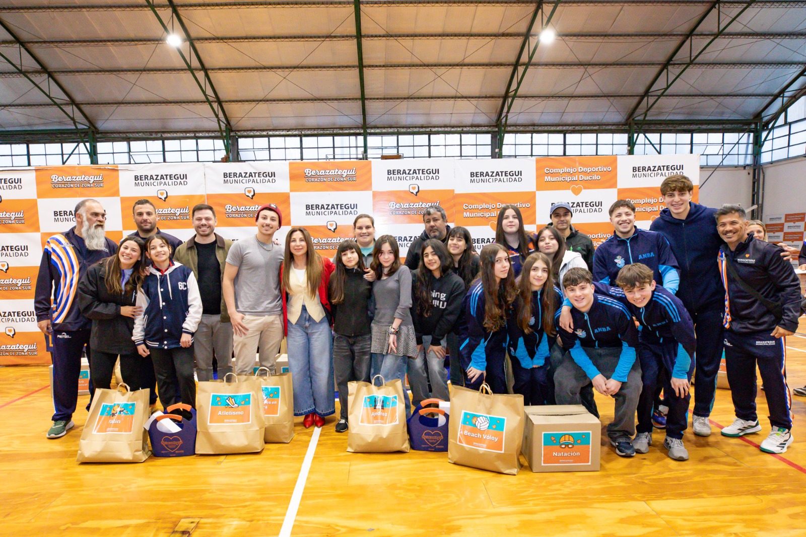 Berazategui entregó la indumentaria a su delegación para los Juegos Bonaerenses