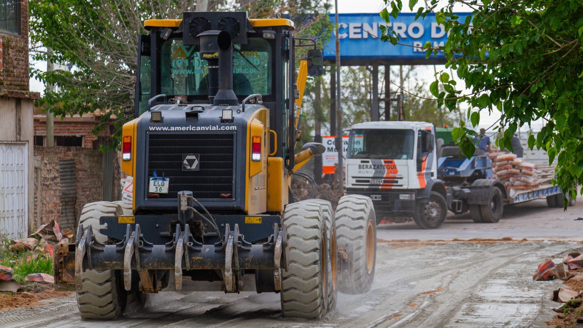 Berazategui: renuevan la carpeta asfáltica de la calle 162 en Villa Mitre