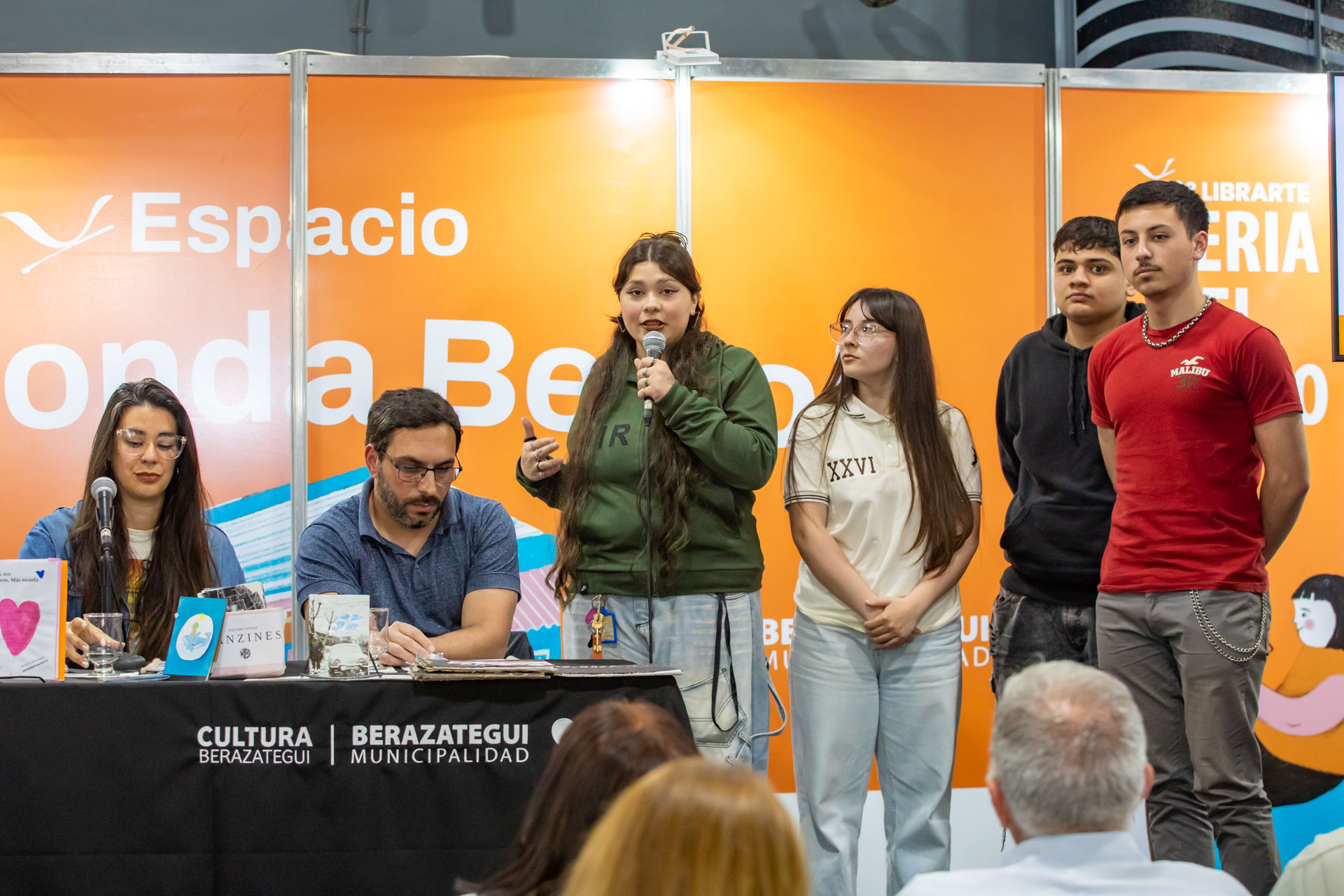 Estudiantes de la Secundaria N° 14 presentaron su proyecto editorial “Ediciones Achával”