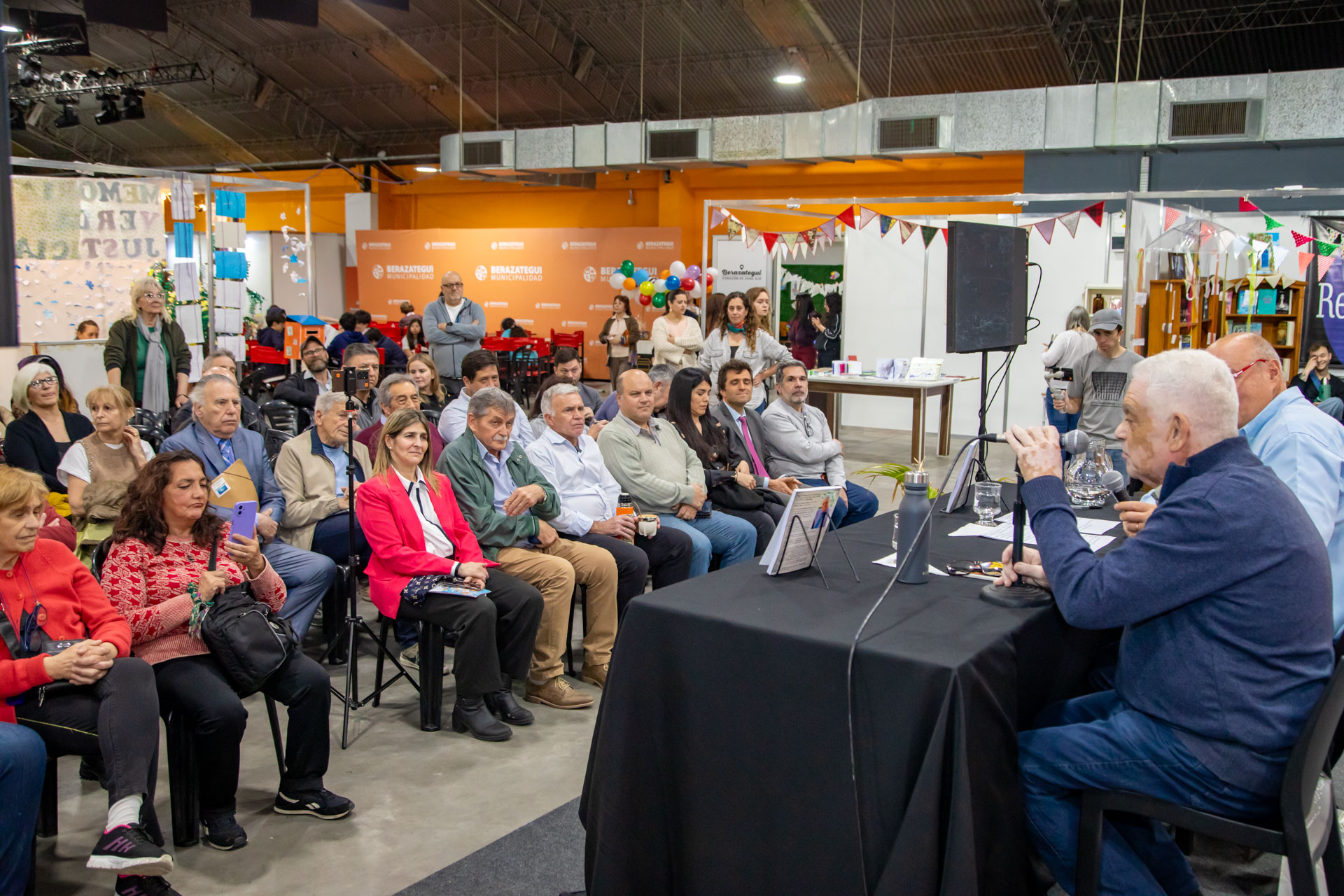 Jorge Tronqui presentó su primer libro en LibrArte 2026